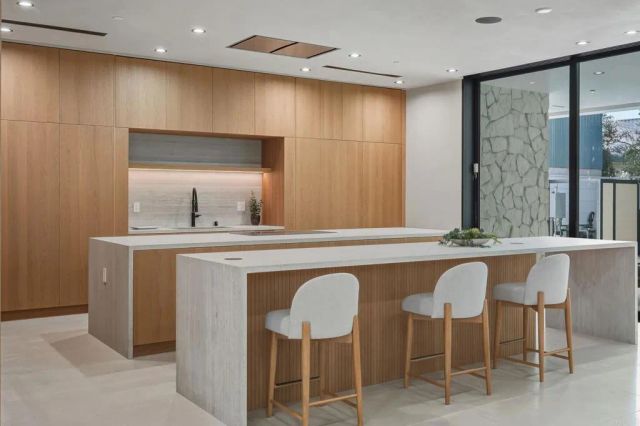 824 N Curson Avenue, Los Angeles, CA 90046