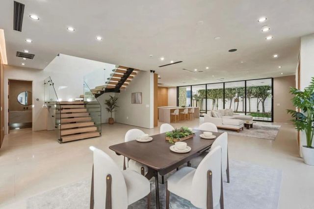 824 N Curson Avenue, Los Angeles, CA 90046