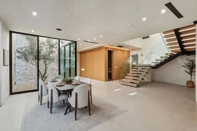 824 N Curson Avenue, Los Angeles, CA 90046