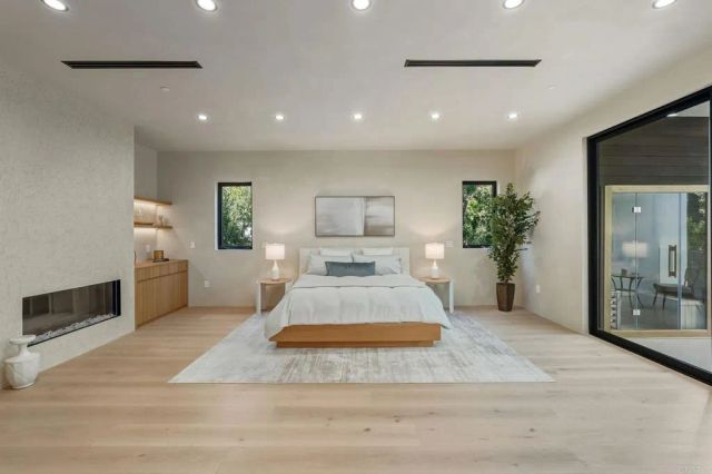 824 N Curson Avenue, Los Angeles, CA 90046