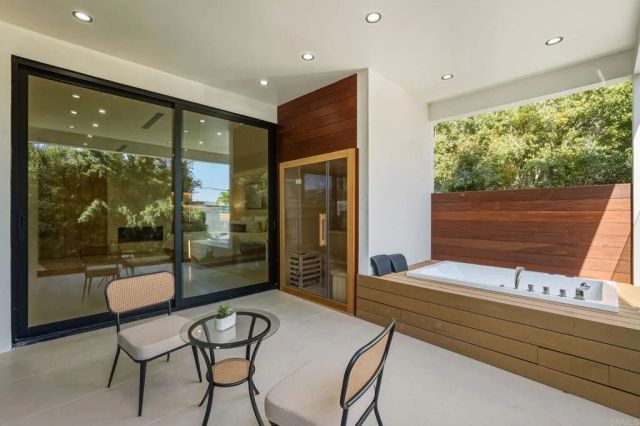 824 N Curson Avenue, Los Angeles, CA 90046