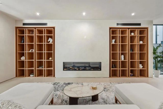 824 N Curson Avenue, Los Angeles, CA 90046