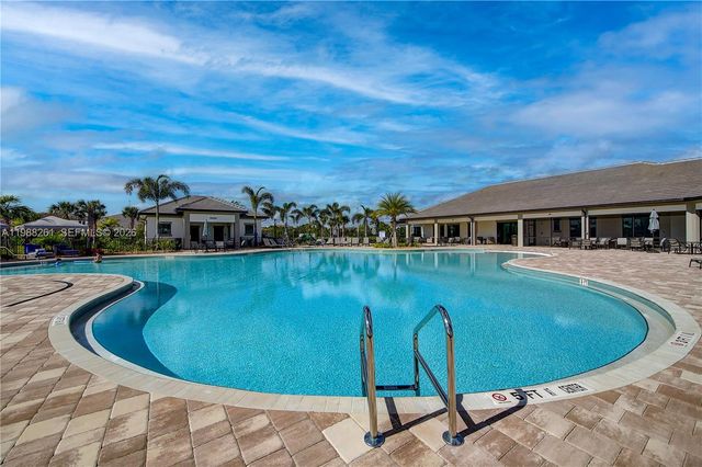 8240 Tailshot Court, Lake Worth, FL 33467
