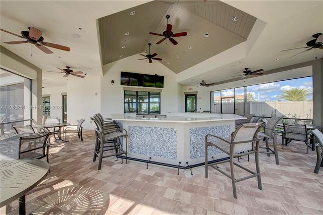 8240 Tailshot Court, Lake Worth, FL 33467
