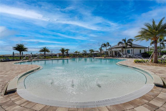 8240 Tailshot Court, Lake Worth, FL 33467