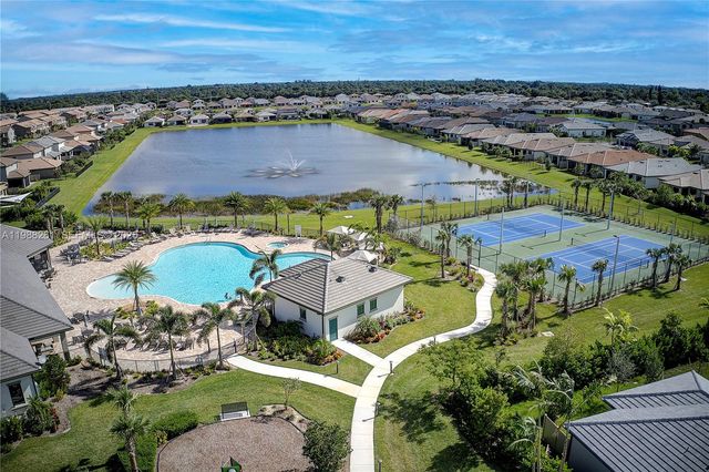 8240 Tailshot Court, Lake Worth, FL 33467