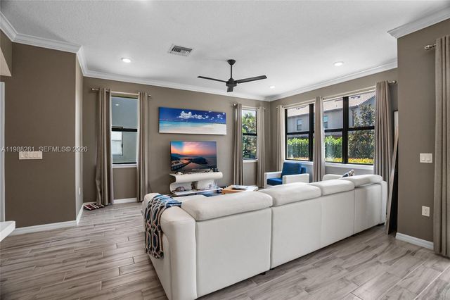 8240 Tailshot Court, Lake Worth, FL 33467