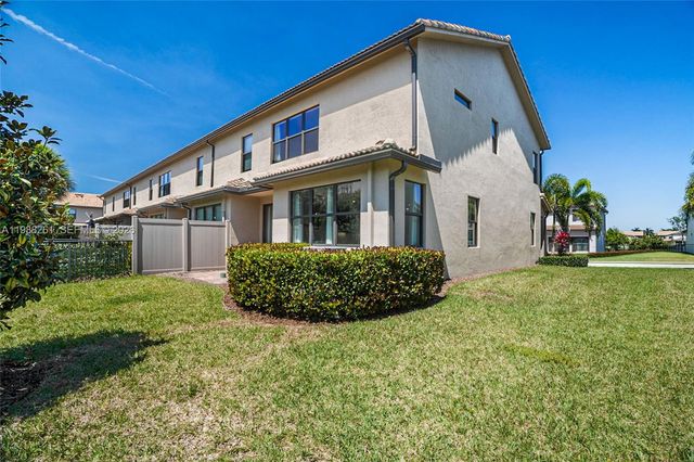8240 Tailshot Court, Lake Worth, FL 33467