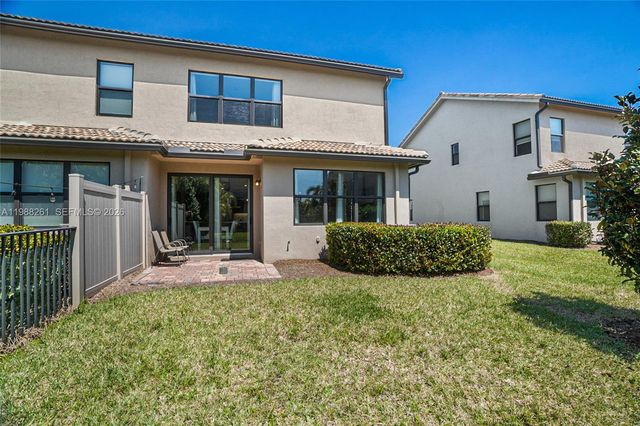 8240 Tailshot Court, Lake Worth, FL 33467