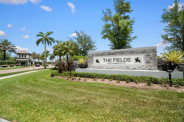 8240 Tailshot Court, Lake Worth, FL 33467