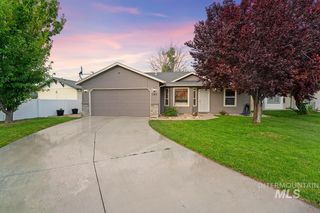 1302 N Chalmers Ave, Kuna, ID 83634