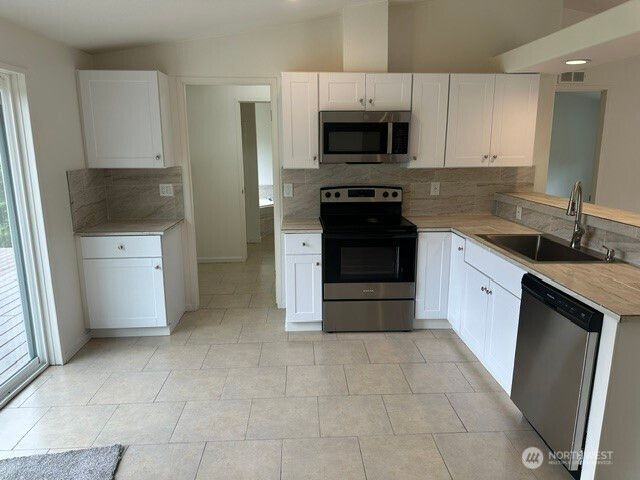 257 Easy Street, Silverlake, WA 98645