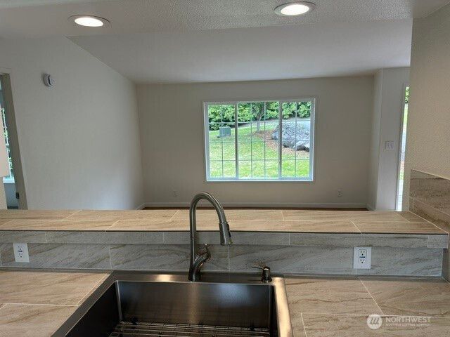 257 Easy Street, Silverlake, WA 98645