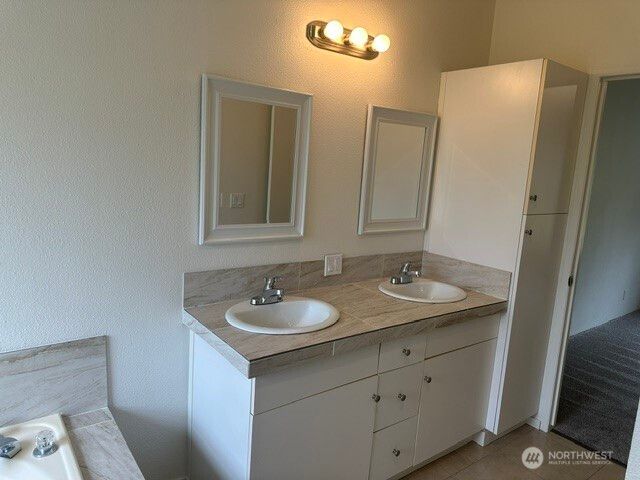 257 Easy Street, Silverlake, WA 98645