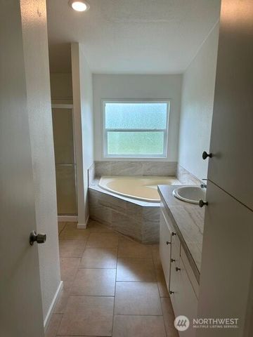 257 Easy Street, Silverlake, WA 98645