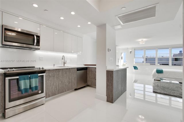 100 Lincoln Road 940, Miami Beach, FL 33139