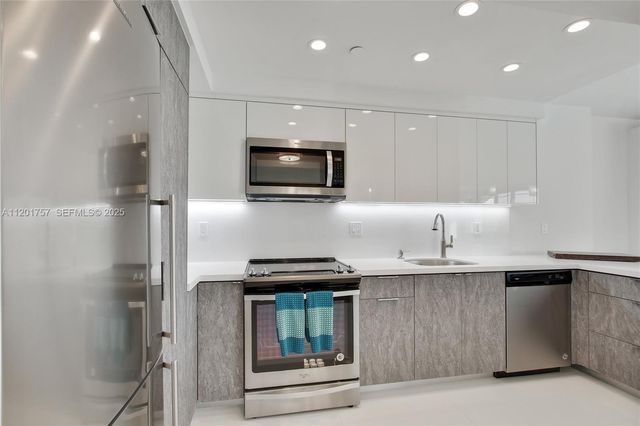 100 Lincoln Road 940, Miami Beach, FL 33139