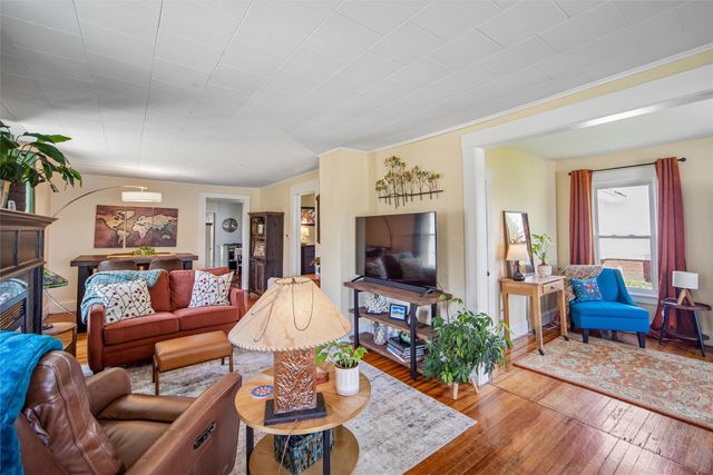 306 SW Logan Street, Ankeny, IA 50023