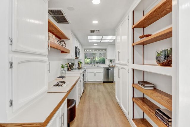 7052 San Jacinto Ct, Citrus Heights, CA 95621