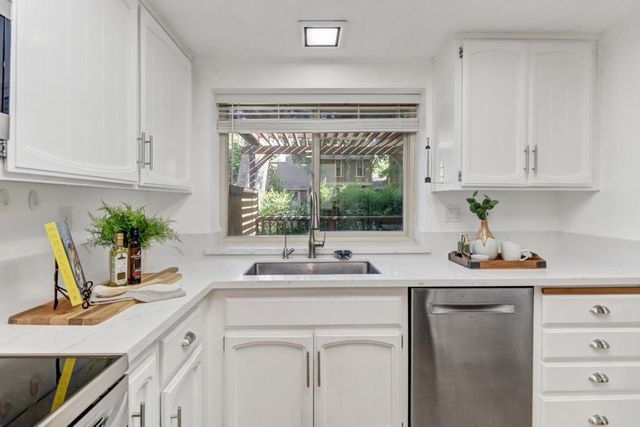 7052 San Jacinto Ct, Citrus Heights, CA 95621