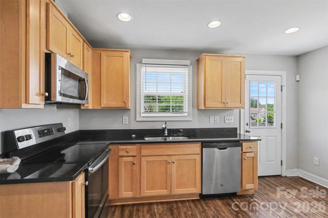 6555 Wedron Court 82, Charlotte, NC 28216
