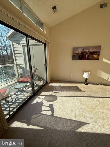 11703-B SUMMERCHASE CIR, Reston, VA 20194