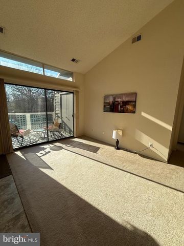 11703-B SUMMERCHASE CIR, Reston, VA 20194