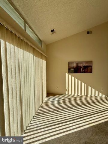 11703-B SUMMERCHASE CIR, Reston, VA 20194