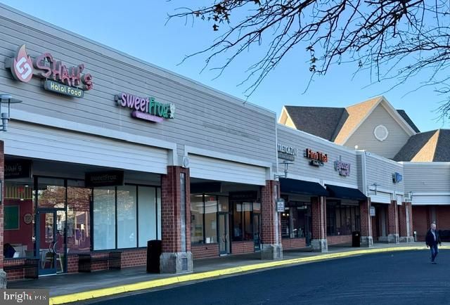 11703-B SUMMERCHASE CIR, Reston, VA 20194