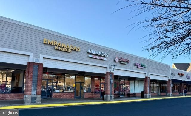 11703-B SUMMERCHASE CIR, Reston, VA 20194