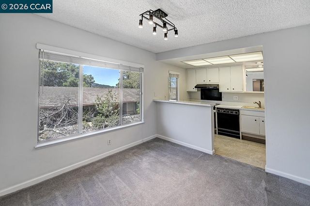 1312 Skycrest Dr 1, Walnut Creek, CA 94595