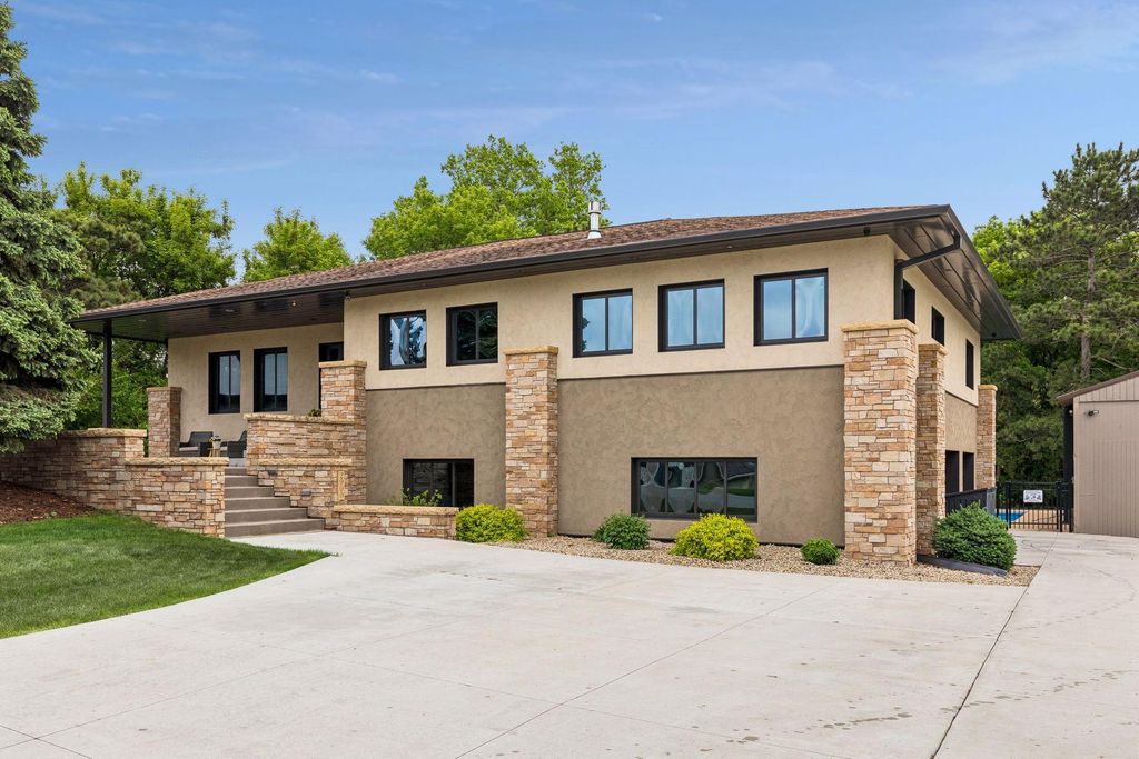 2900 Skyline Drive, Eagan, MN 55121 — photo 2