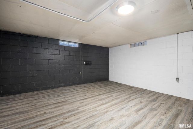 152 PEKIN Avenue, East Peoria, IL 61611