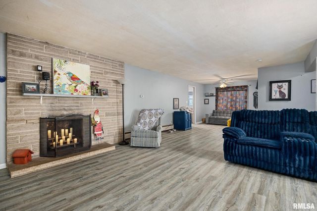 152 PEKIN Avenue, East Peoria, IL 61611