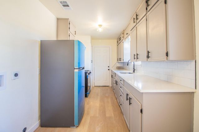 113 E Monroe Street, Levelland, TX 79336