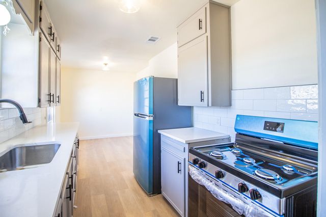 113 E Monroe Street, Levelland, TX 79336