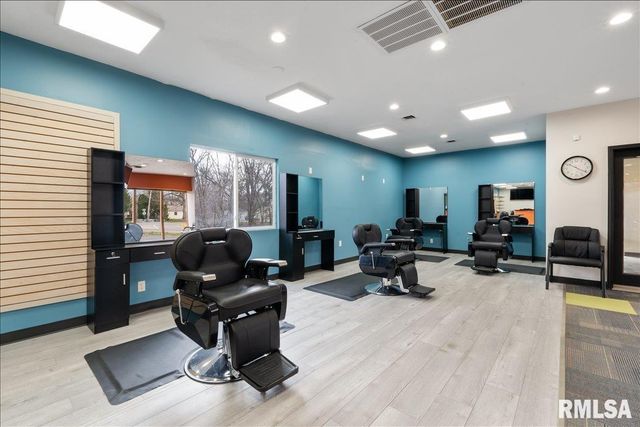 3000 16TH Street 202, Moline, IL 61265