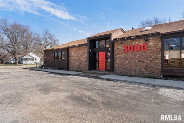 3000 16TH Street 202, Moline, IL 61265