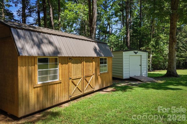 5572 Hayes Waters Road, Morganton, NC 28655