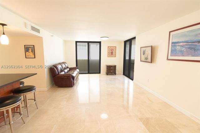 1623 Collins Ave 215, Miami Beach, FL 33139