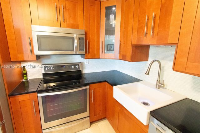 1623 Collins Ave 215, Miami Beach, FL 33139