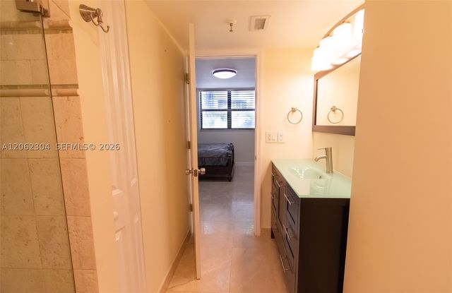 1623 Collins Ave 215, Miami Beach, FL 33139