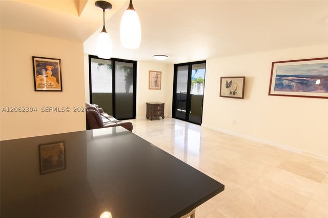 1623 Collins Ave 215, Miami Beach, FL 33139