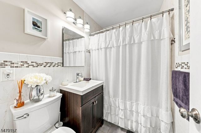 1161 Greslin Ter, Rahway City, NJ 07065