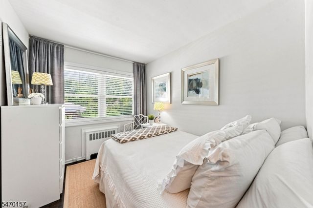 1161 Greslin Ter, Rahway City, NJ 07065
