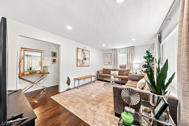1161 Greslin Ter, Rahway City, NJ 07065