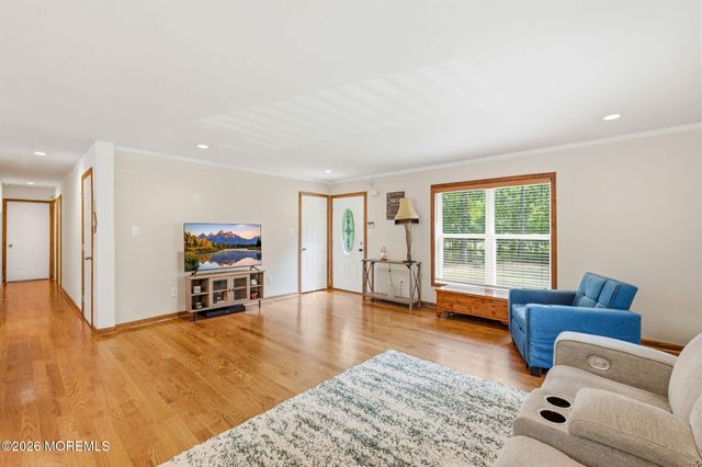 46 Cape May Avenue, Dorothy, NJ 08317