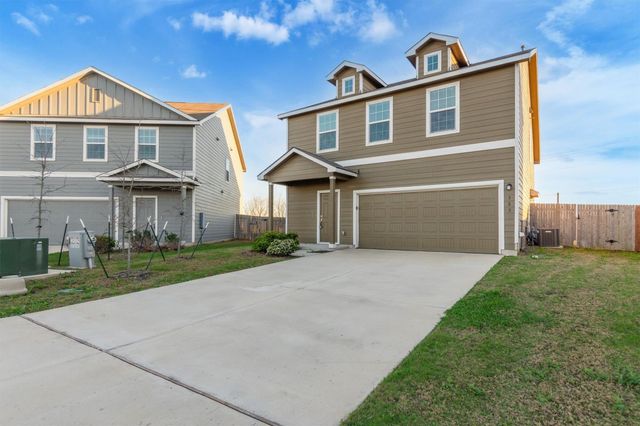 385 Soapstone PASS, Maxwell, TX 78656