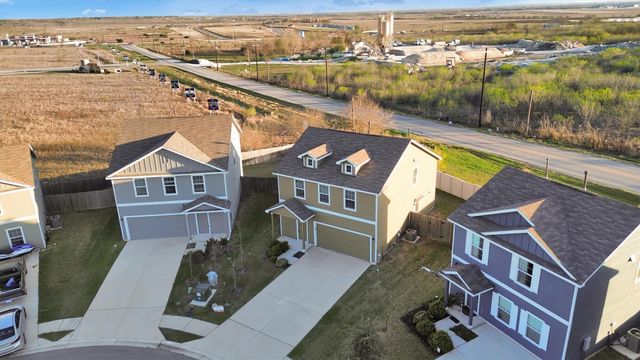 385 Soapstone PASS, Maxwell, TX 78656