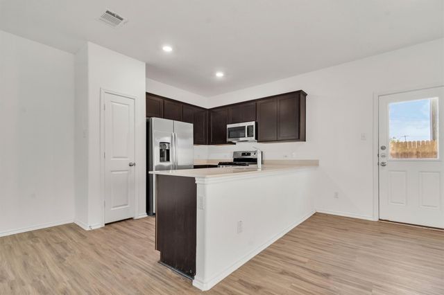 385 Soapstone PASS, Maxwell, TX 78656